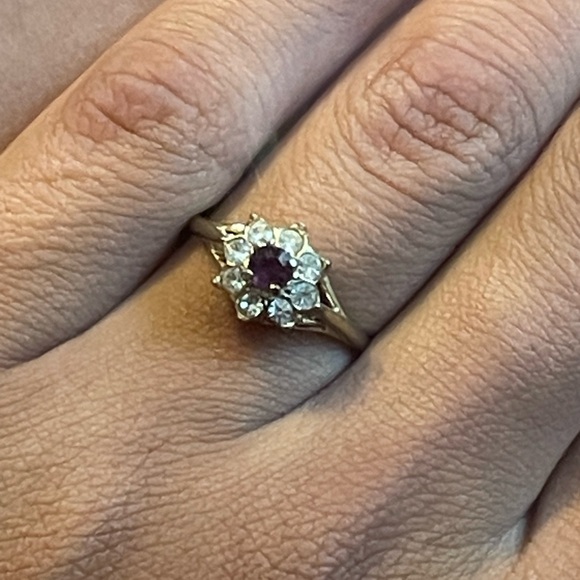 Gold Flower Ring Size 4 - Picture 4 of 4